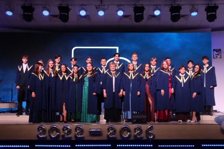 Szalagavató ünnepség a Huszár Gál Gimnáziumban Szalagavató ünnepség a Huszár Gál Gimnáziumban