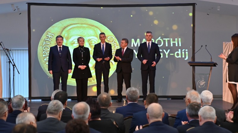 Rendkívüli szakmai elismerés intézményünk vezetőjének!